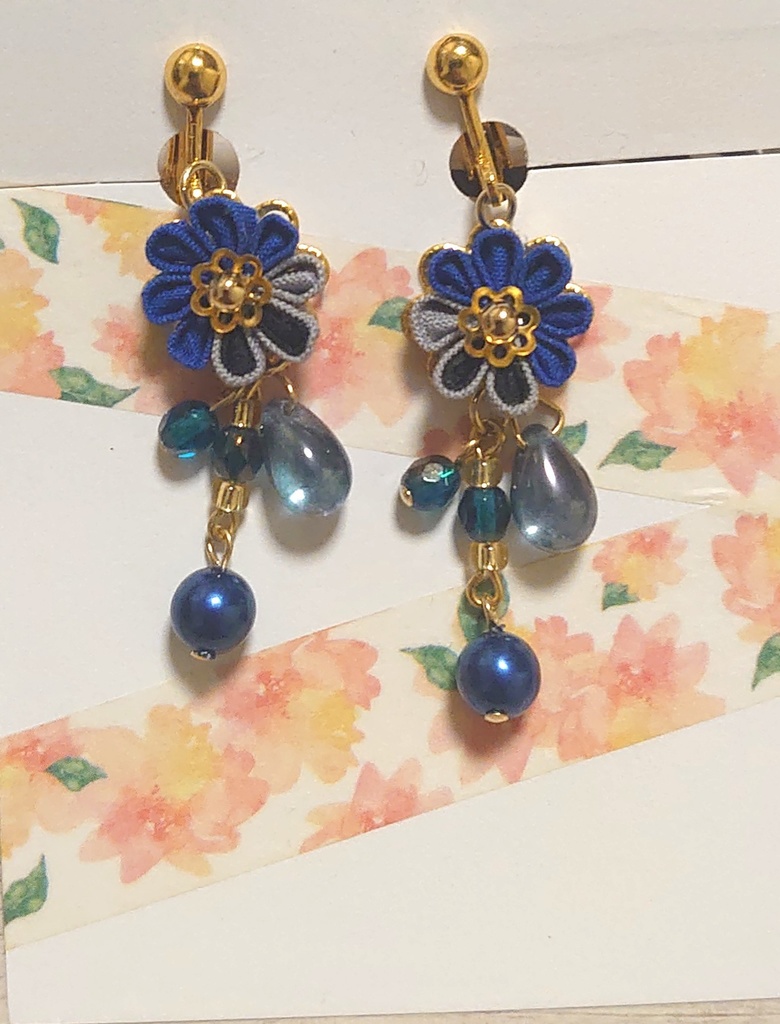 【三条源氏山姥切天江戸】つまみ細工ピアス・イヤリング