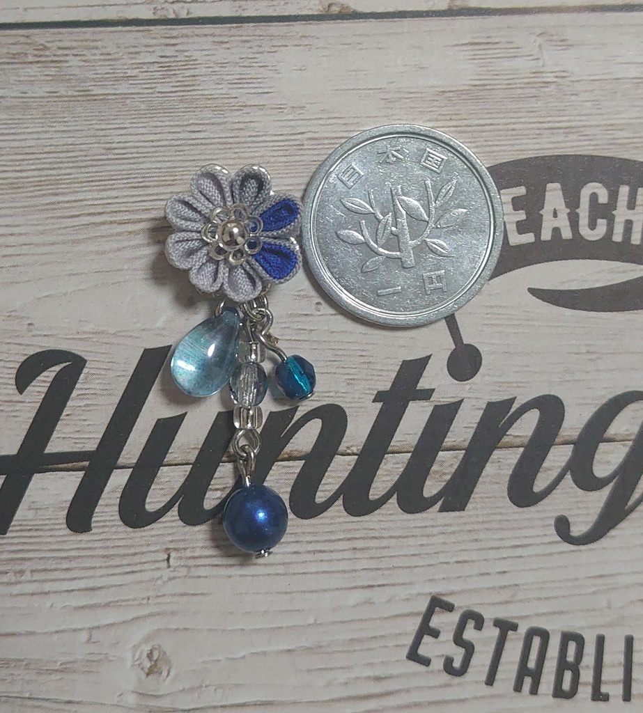 【三条源氏山姥切天江戸】つまみ細工ピアス・イヤリング