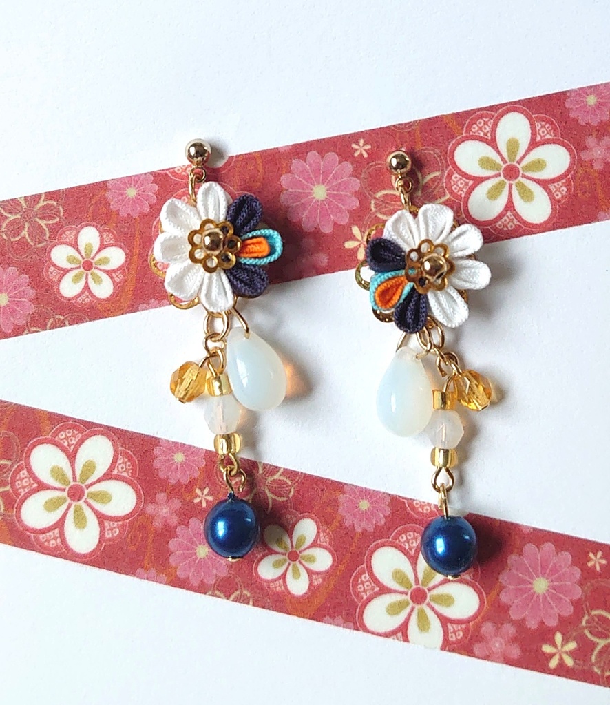 【三条源氏山姥切天江戸】つまみ細工ピアス・イヤリング