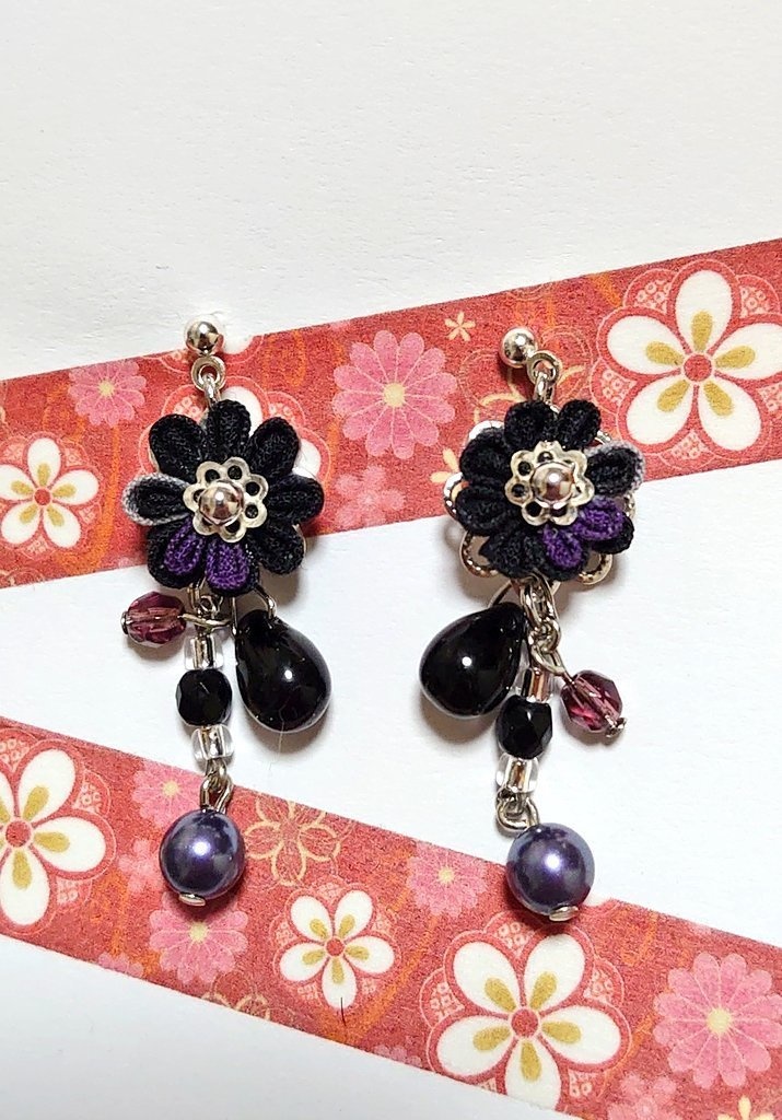 【三条源氏山姥切天江戸】つまみ細工ピアス・イヤリング