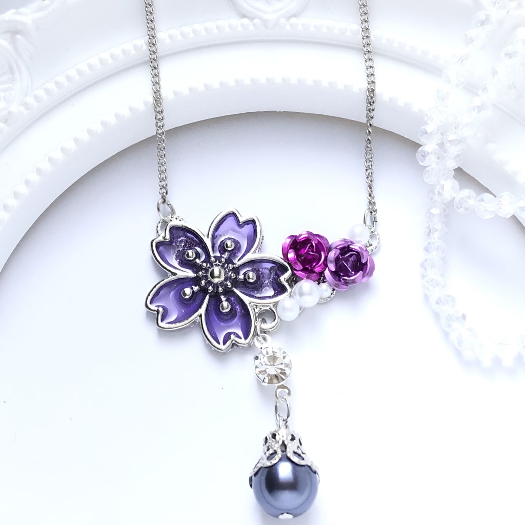 恋い焦がれた桜の紫ネックレス