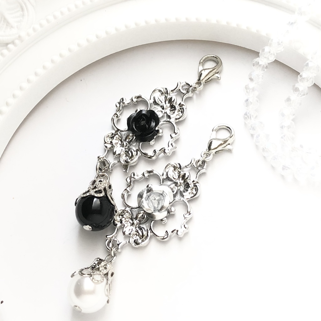 【全8色】薔薇の肖像マスクチャーム