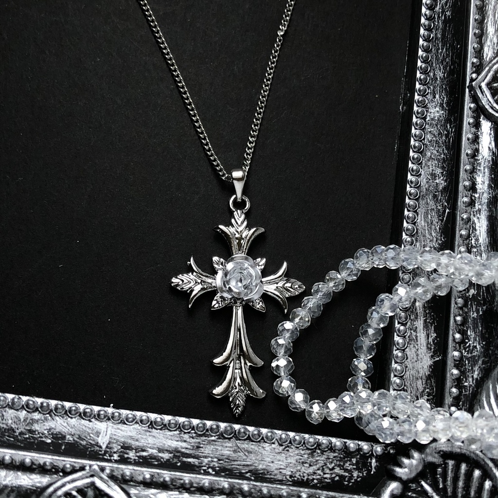 十字架と白の薔薇ネックレス