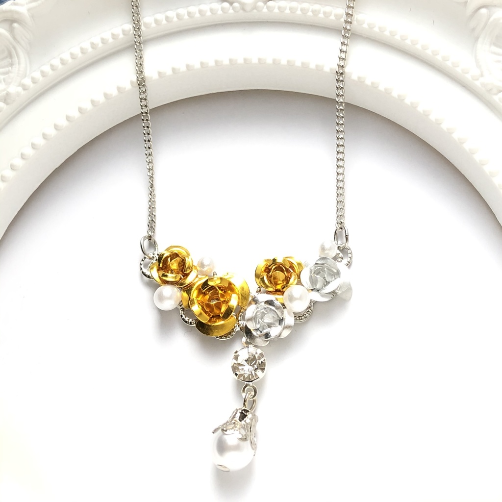恋い焦がれた薔薇の黄色ネックレス
