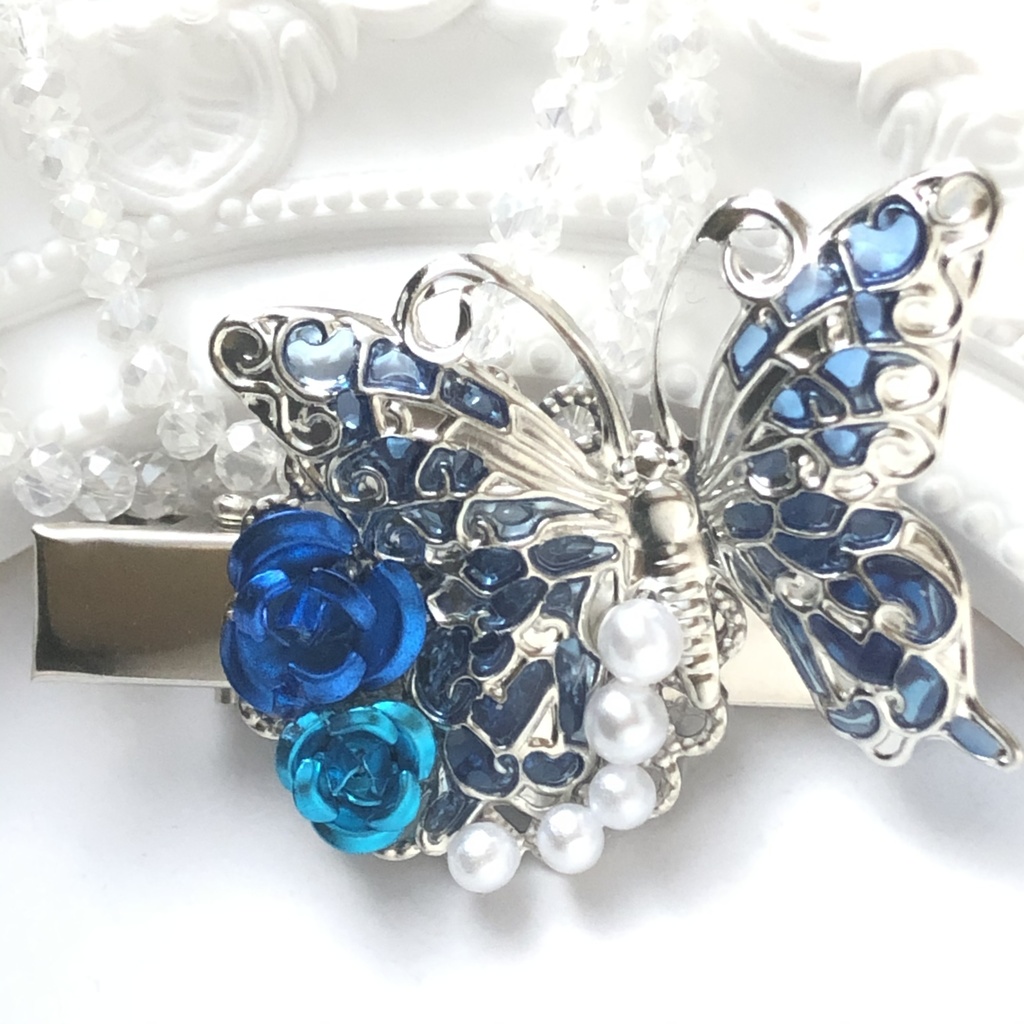 青い蝶と薔薇ヘアクリップ