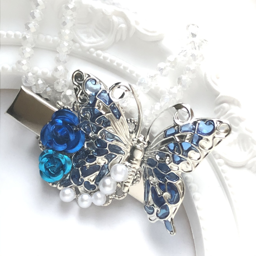 青い蝶と薔薇ヘアクリップ