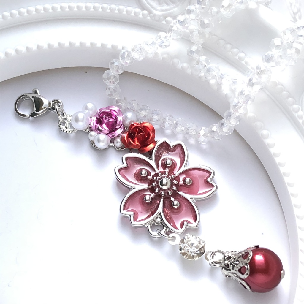 恋い焦がれた桜の赤マスクチャーム