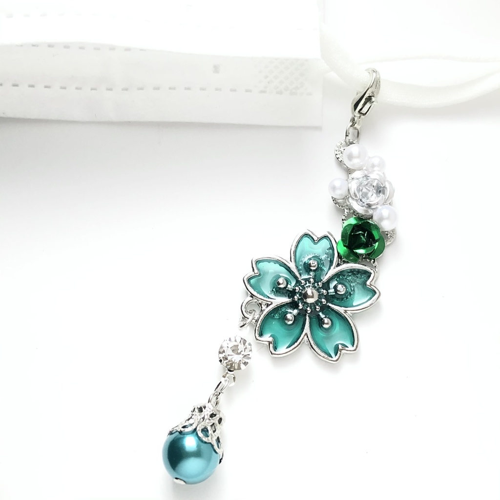 恋い焦がれた桜の黄色マスクチャーム