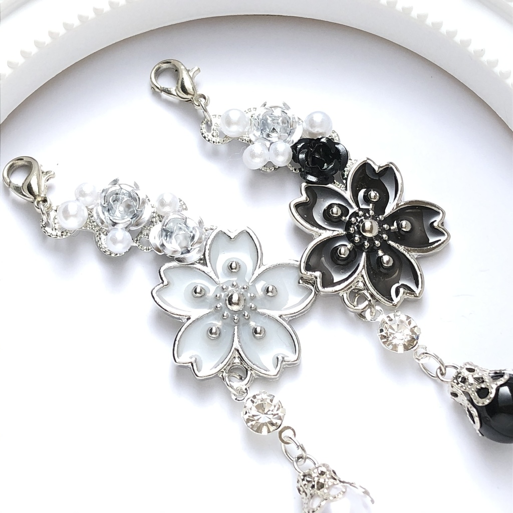 恋い焦がれた桜の白マスクチャーム