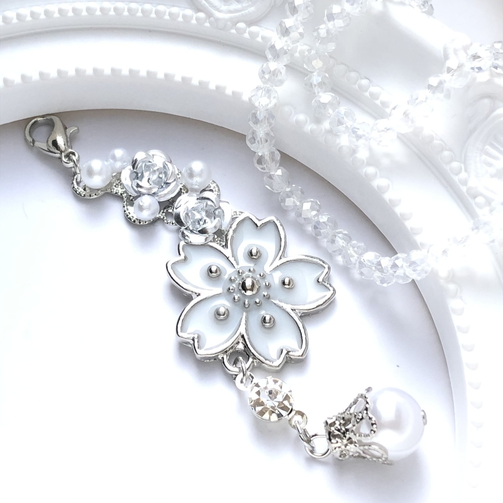 恋い焦がれた桜の白マスクチャーム