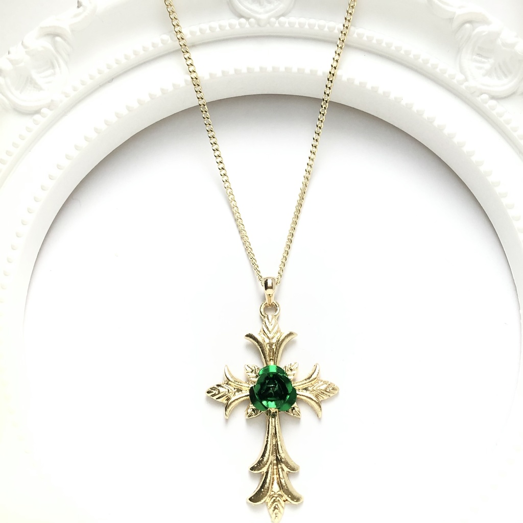 十字架と緑の薔薇ネックレス