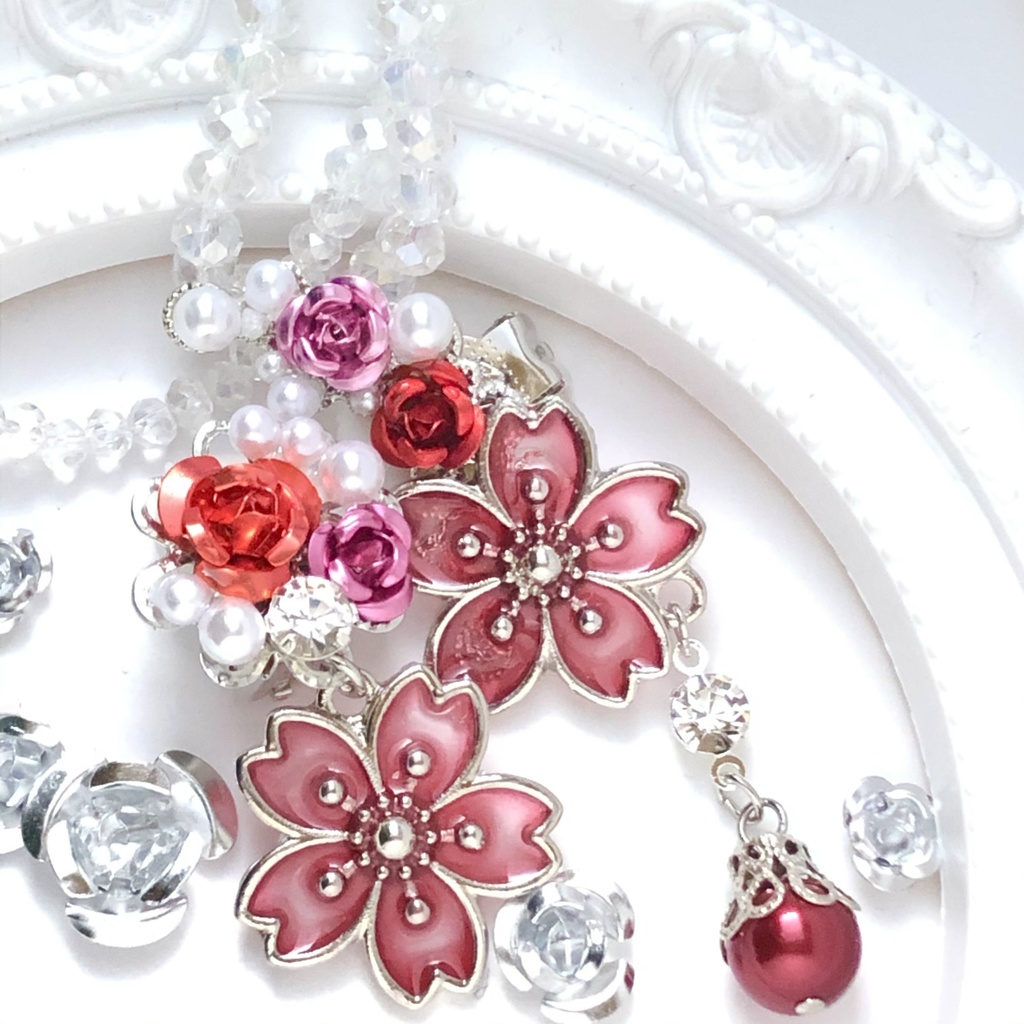 恋い焦がれた桜の赤イヤーカフ イヤリング