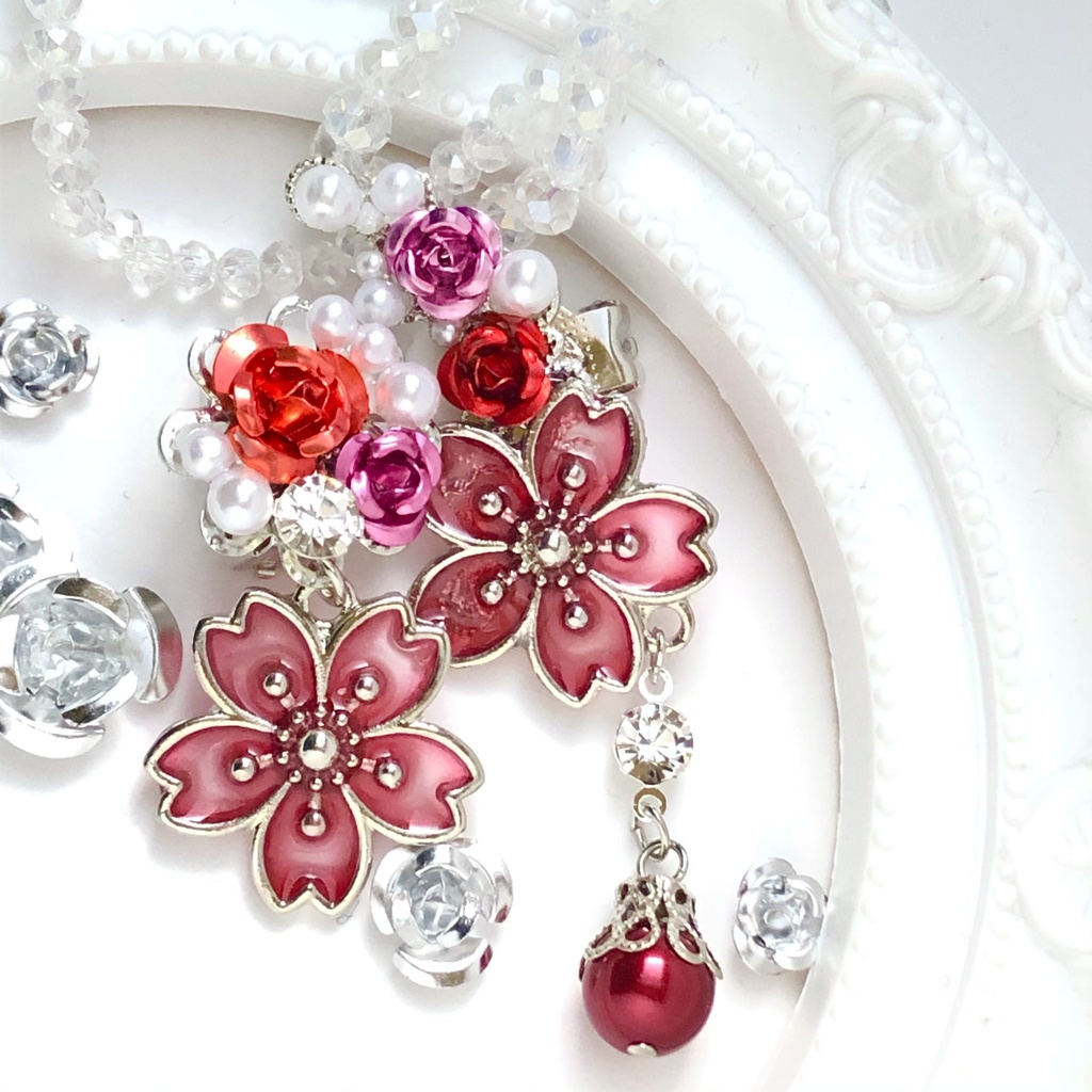 恋い焦がれた桜の赤イヤーカフ イヤリング