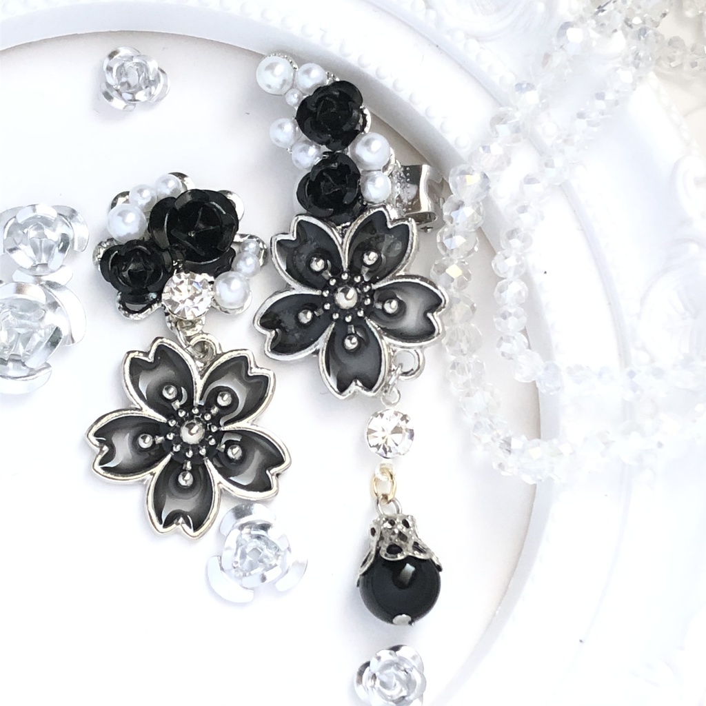 恋い焦がれた桜の黒イヤーカフイヤリング