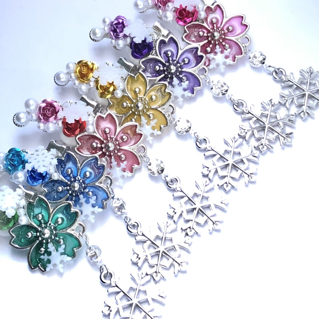 恋い焦がれた雪桜の赤イヤーカフイヤリング