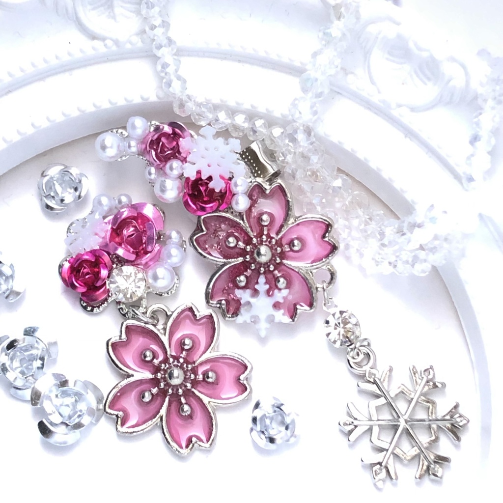 恋い焦がれた雪桜の桃色イヤーカフイヤリング