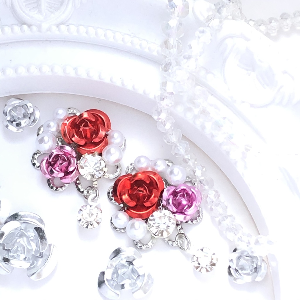 硝子と赤の箱庭ピアス