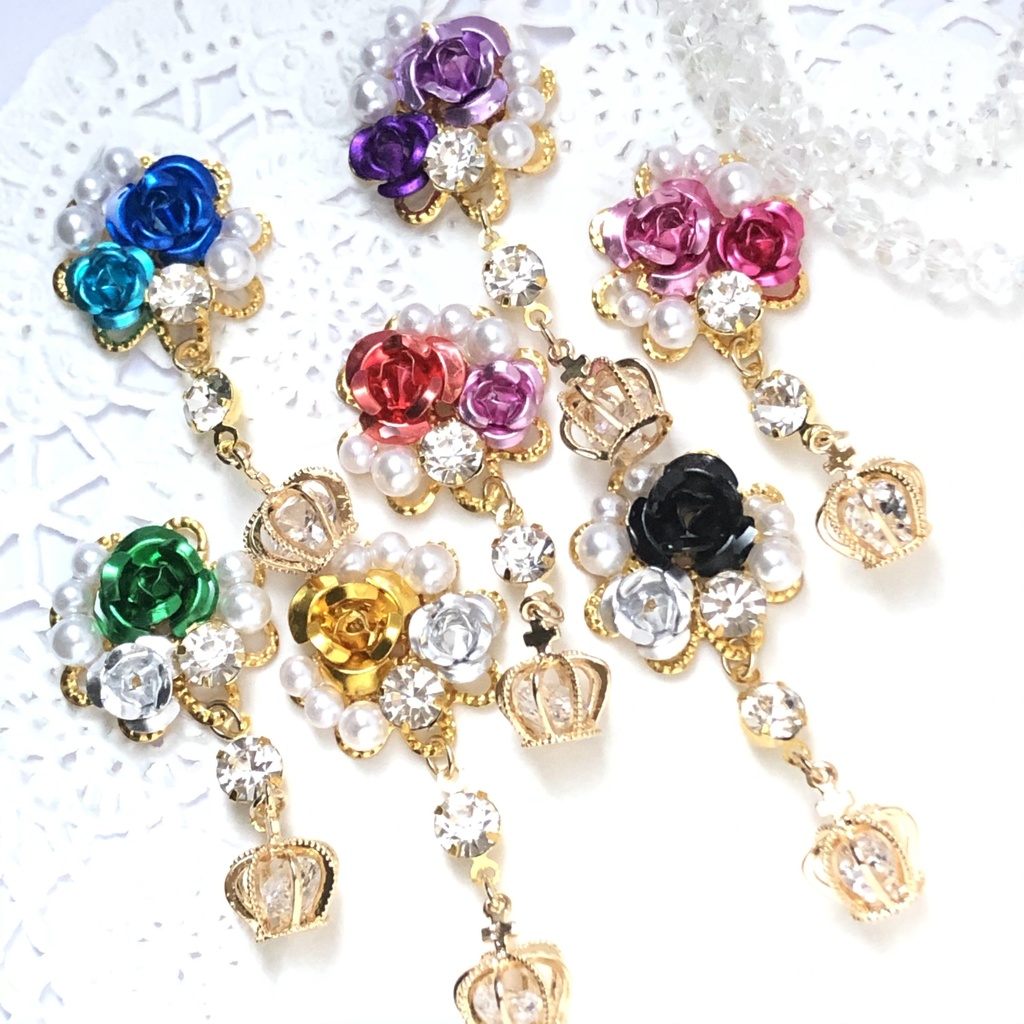 王冠と赤の箱庭ピアス