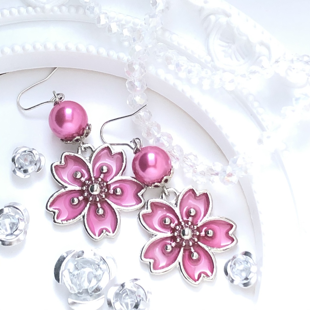 桃色の桜ピアス