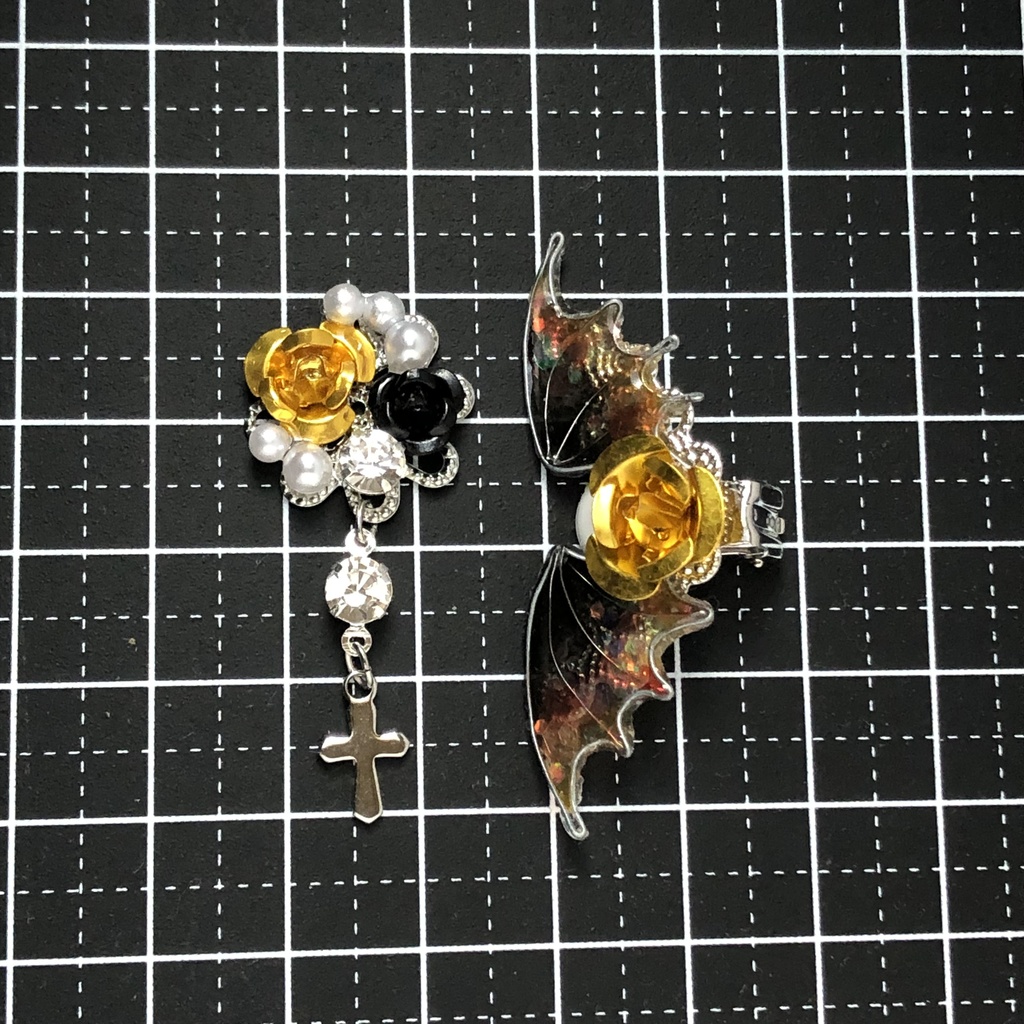 蝙蝠と黄色の薔薇イヤーカフイヤリング