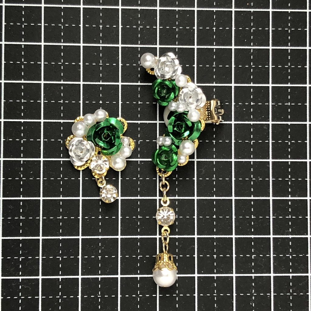 恋い焦がれた薔薇の緑イヤーカフイヤリング