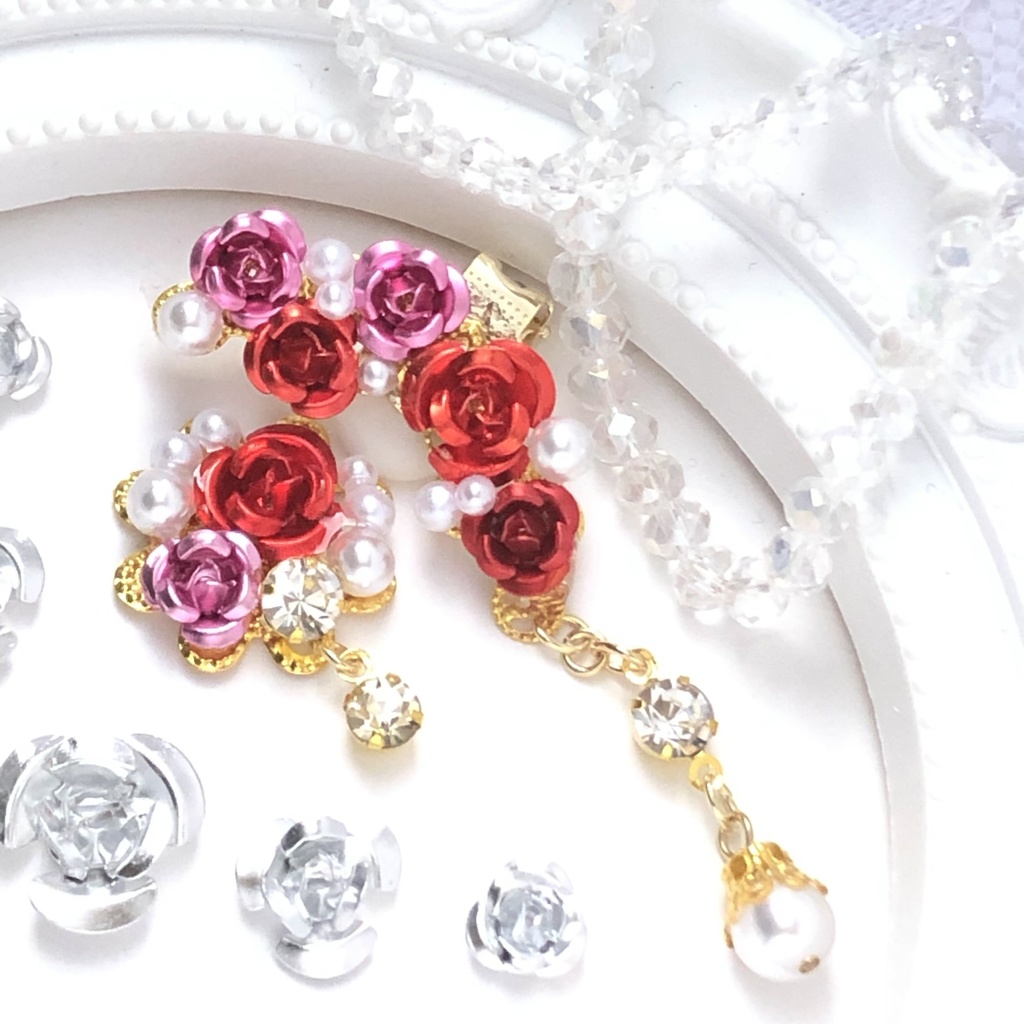 恋い焦がれた薔薇の赤イヤーカフイヤリング