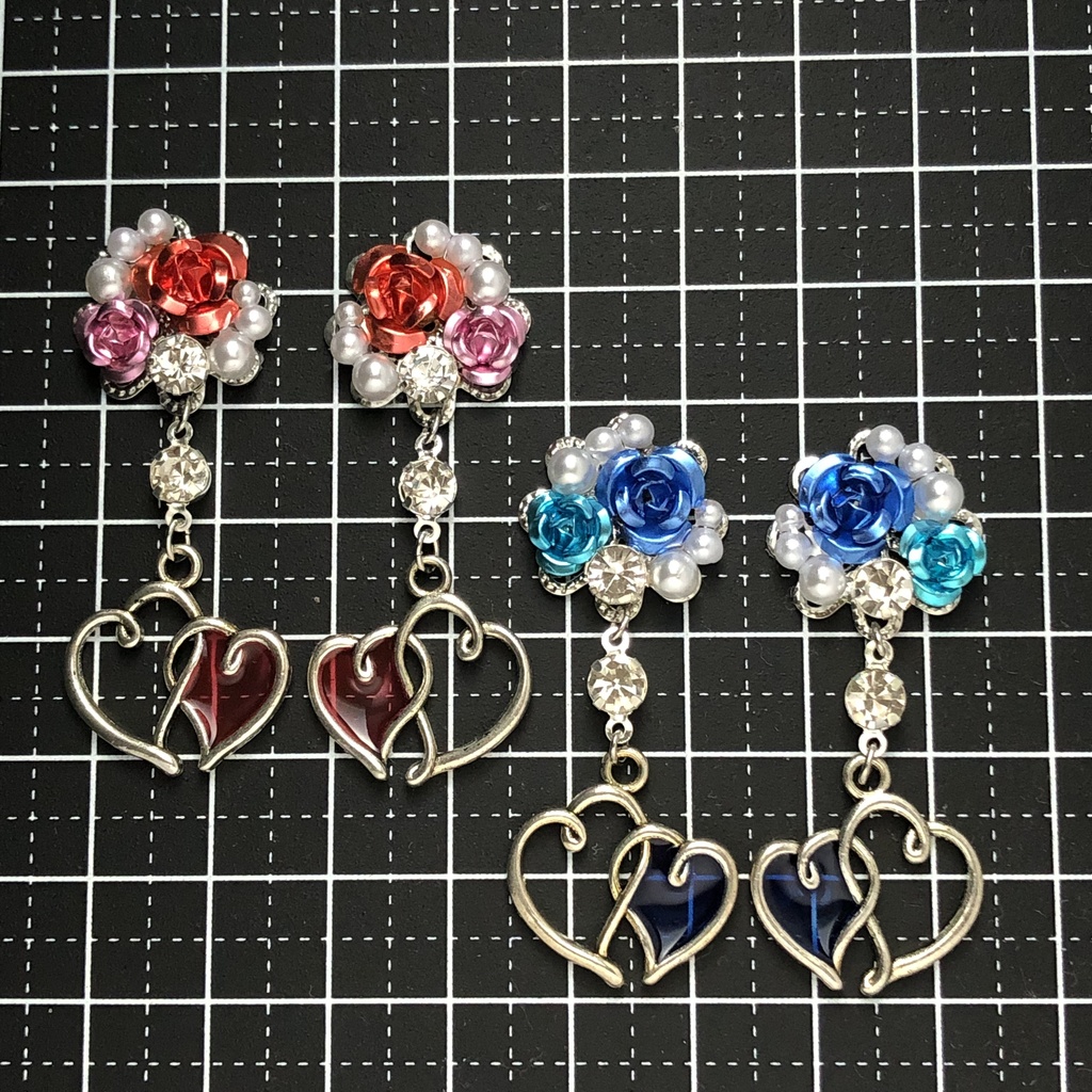 片恋と赤の箱庭ピアス