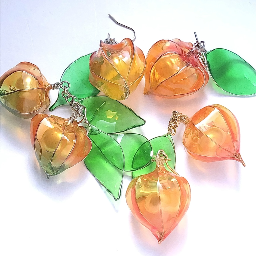 ひとつぶの鬼灯ピアス