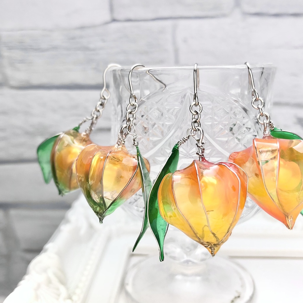 ひとつぶの鬼灯ピアス