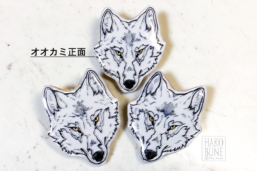 プラ板バッジ WHITE