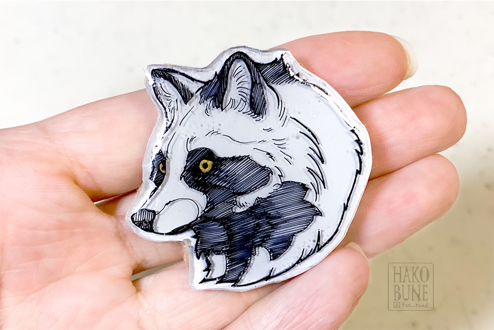 プラ板バッジ WHITE