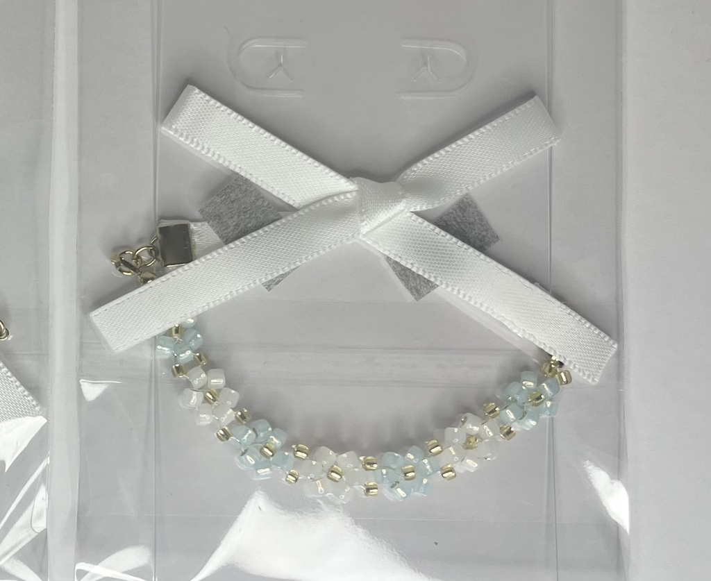 お花のビーズアクセサリー(ブルー×パール)