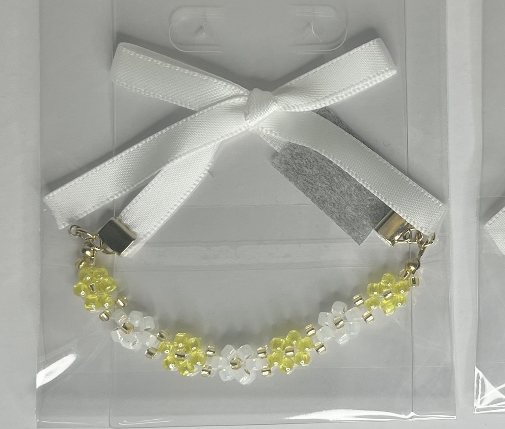 お花のビーズアクセサリー(クリアイエロー×パール)