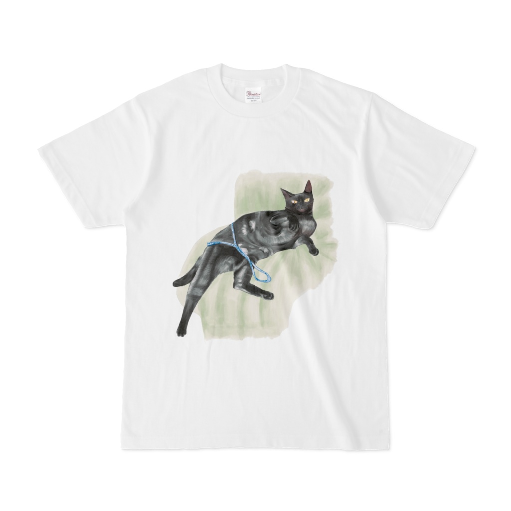 リラックスしている黒猫