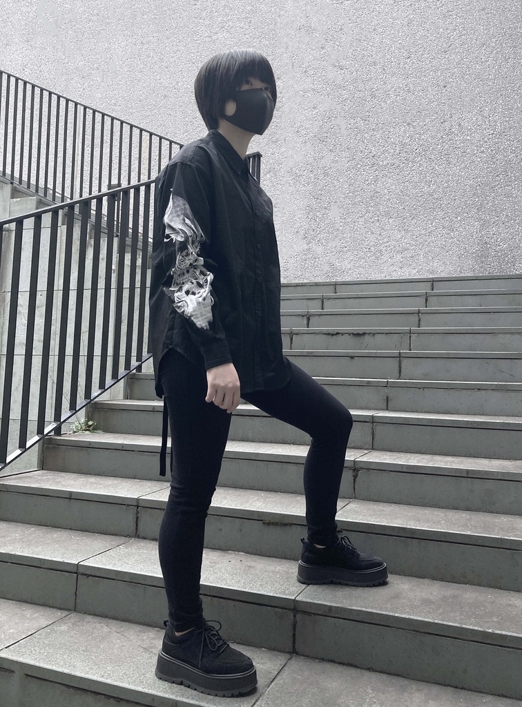 デザインシャツ黒