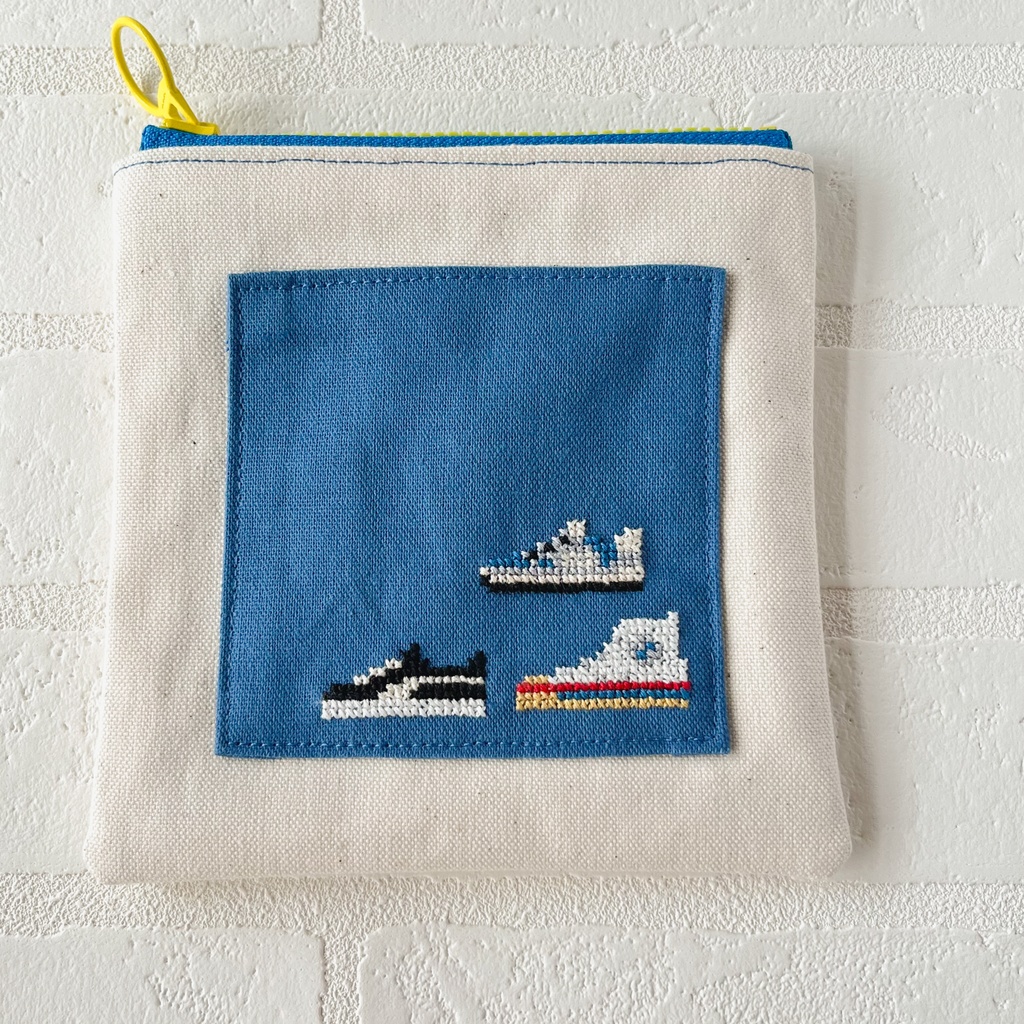 クロスステッチがかわいい☆フラットポーチ