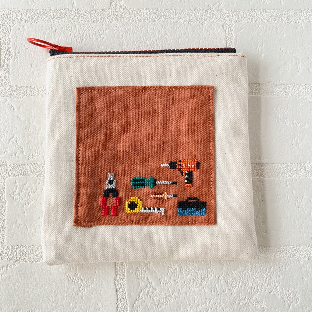 クロスステッチがかわいい☆フラットポーチ