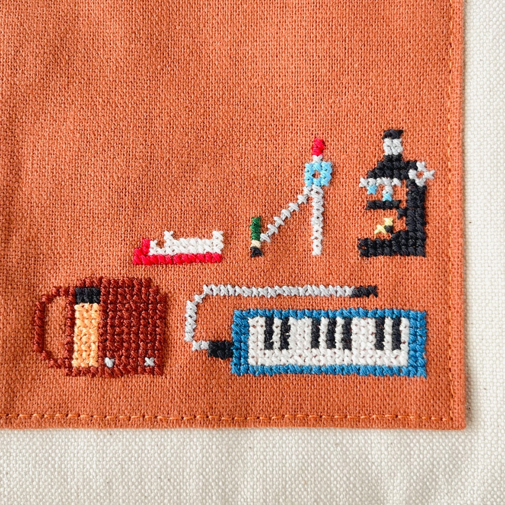 クロスステッチがかわいい☆フラットポーチ