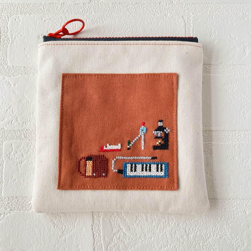 クロスステッチがかわいい☆フラットポーチ