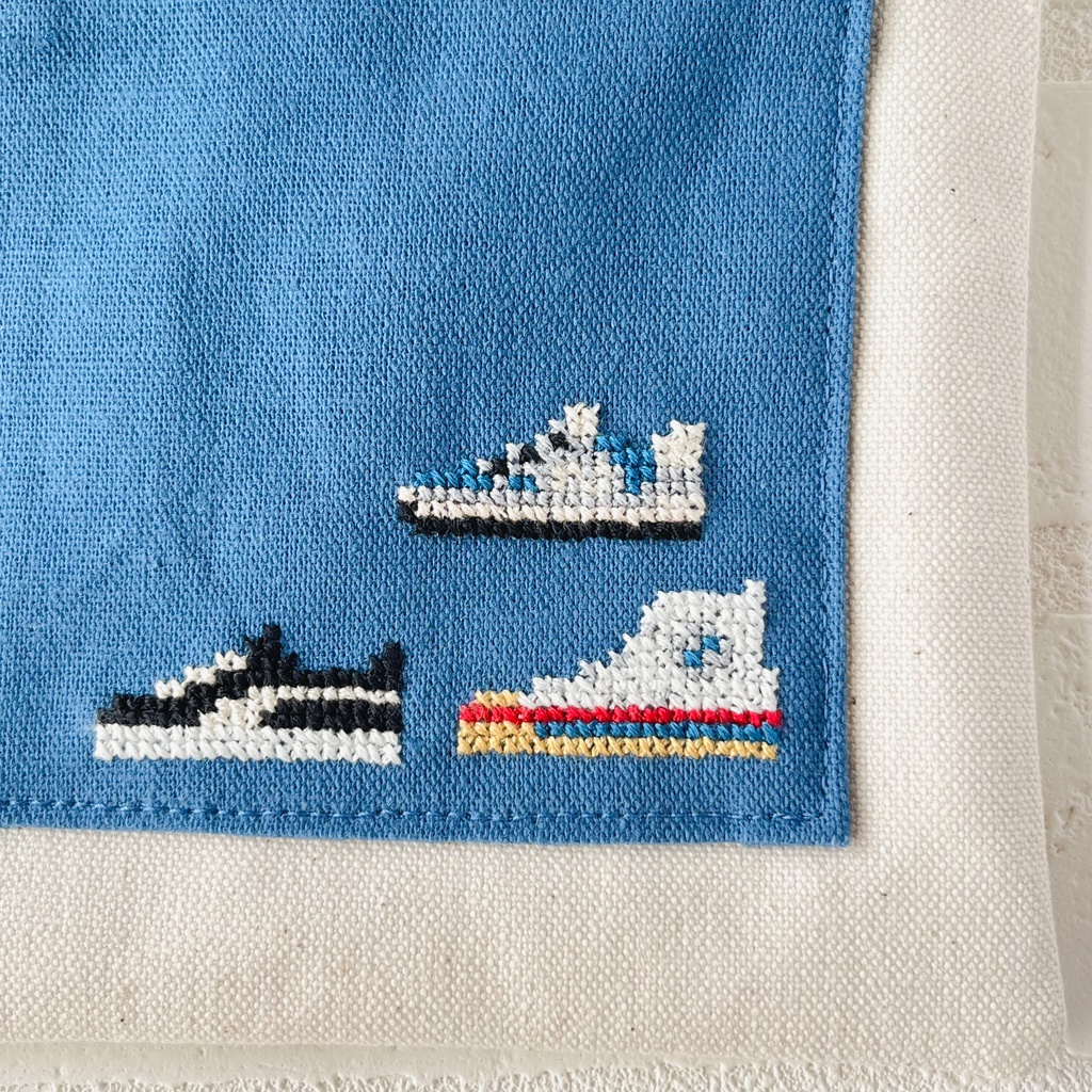 クロスステッチがかわいい☆フラットポーチ