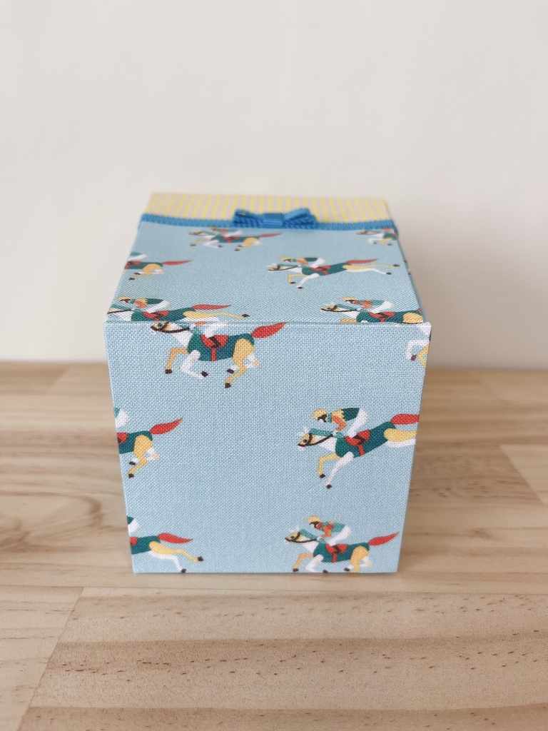 ジョッキー☆卓上ダストボックス