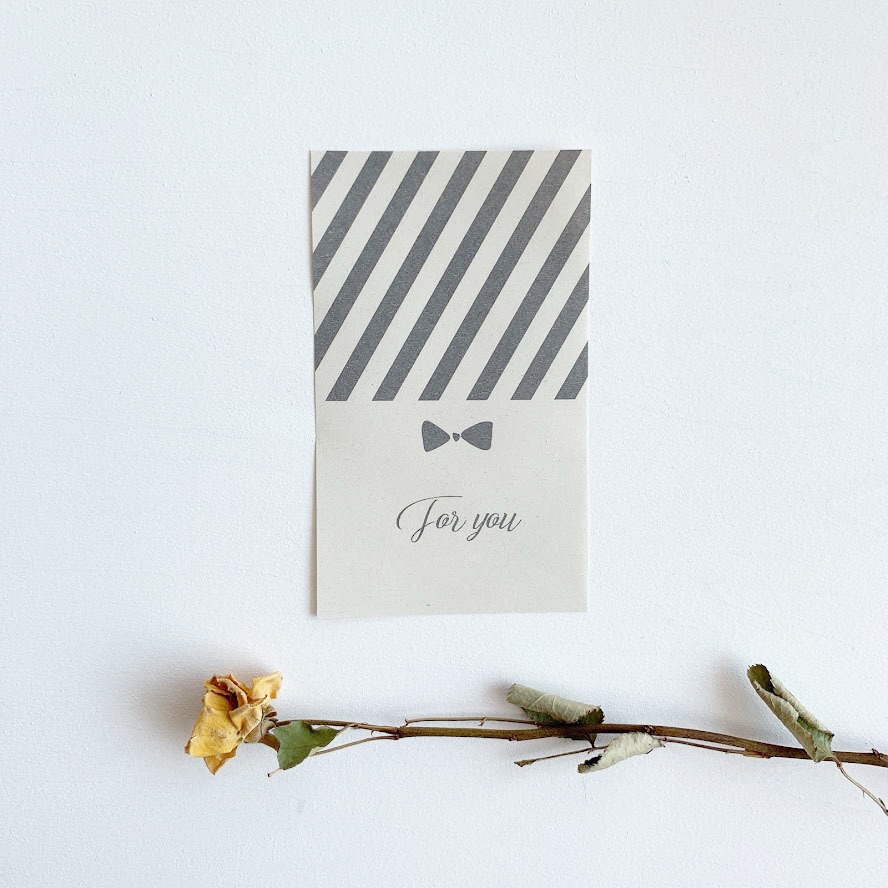 りぼんとストライプのデザインペーパー