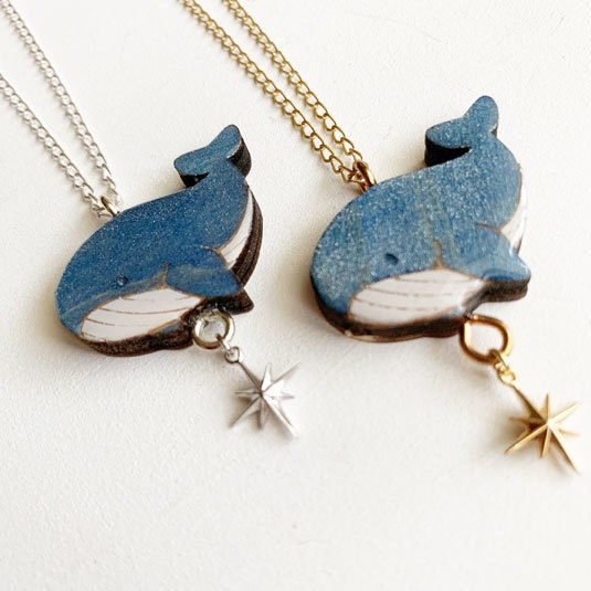星空くじら*木とレジンのネックレス