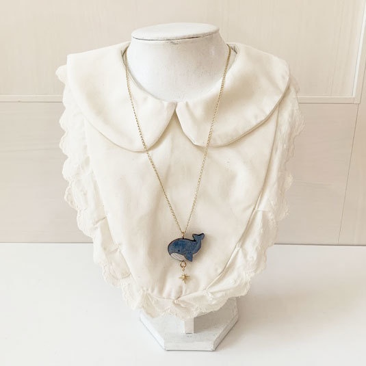 星空くじら*木とレジンのネックレス