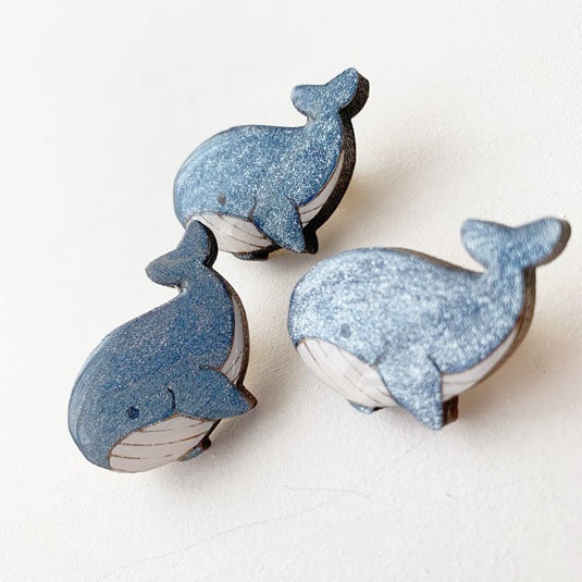 ミニ*星空くじら*木のブローチ