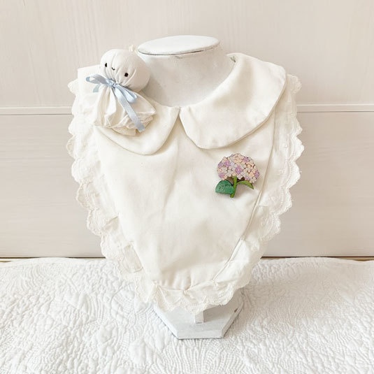 小道のアジサイ*木のブローチ