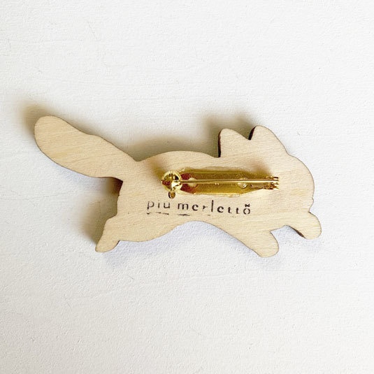 空飛ぶきつね*木のブローチ