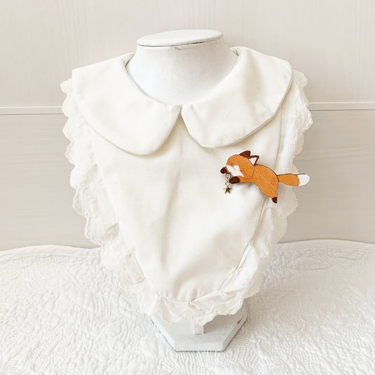 空飛ぶきつね*木のブローチ