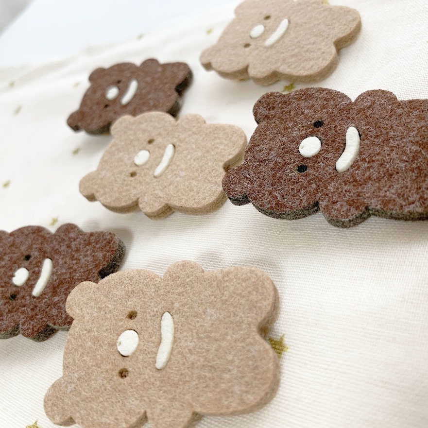 やわらかくま*フェルトのブローチ