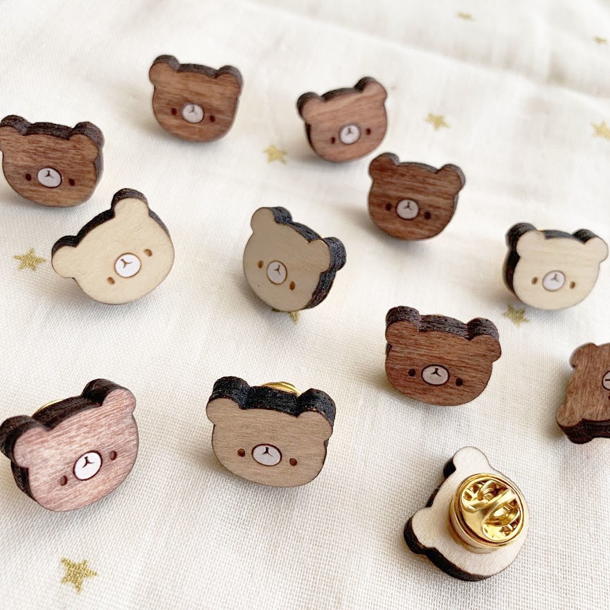 ミニミニくまさん*木のピンバッジ